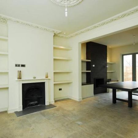 Quintessential Town House Close To Central London Exteriör bild