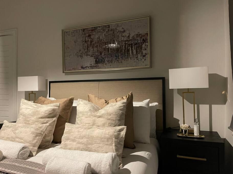 Quintessential Town House Close To Central London Exteriör bild