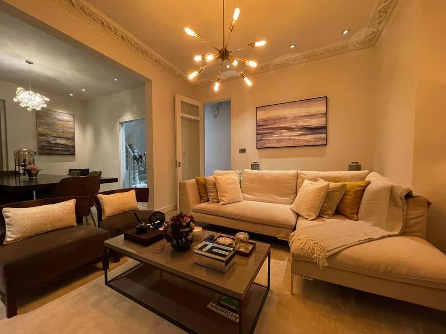 Quintessential Town House Close To Central London Exteriör bild