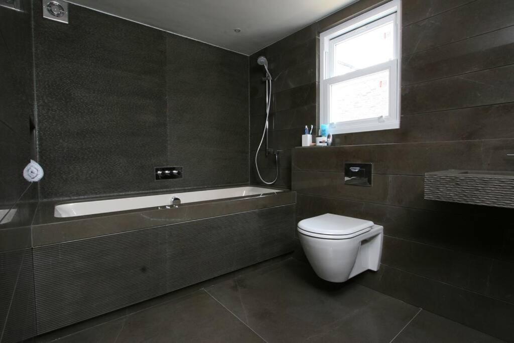 Quintessential Town House Close To Central London Exteriör bild