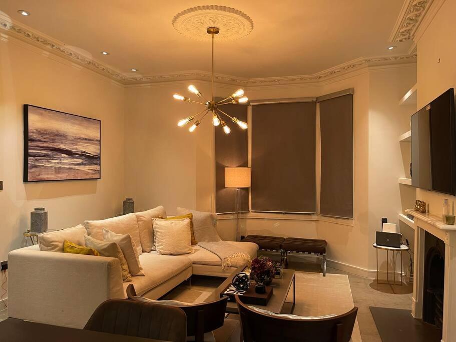 Quintessential Town House Close To Central London Exteriör bild