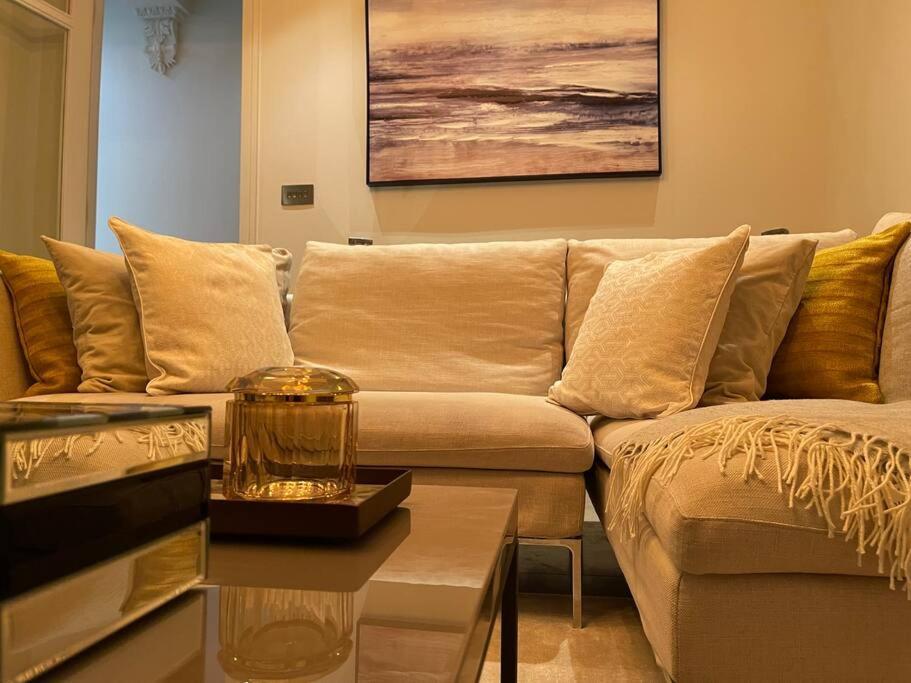 Quintessential Town House Close To Central London Exteriör bild