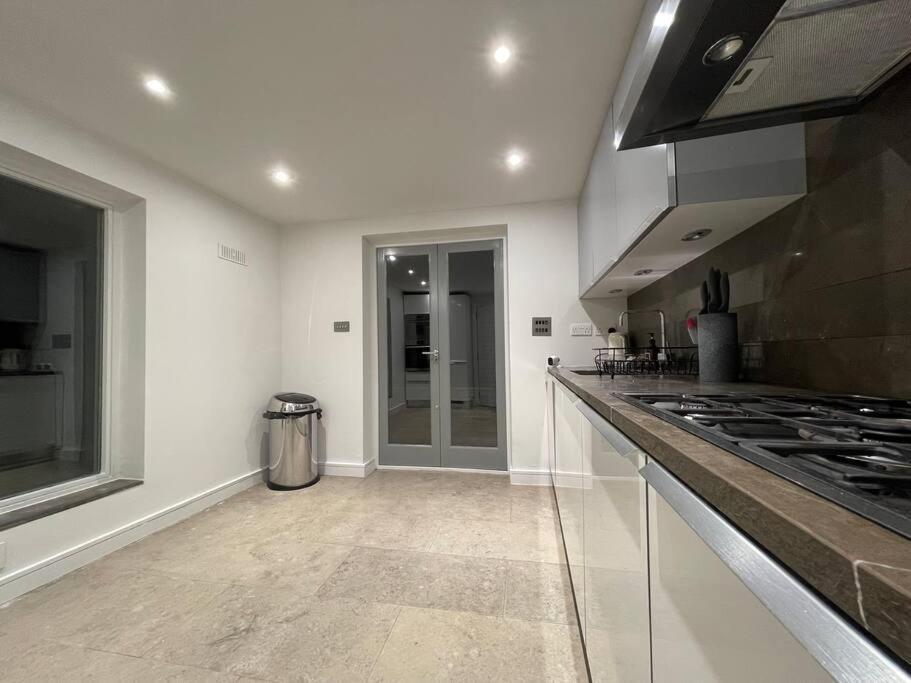 Quintessential Town House Close To Central London Exteriör bild